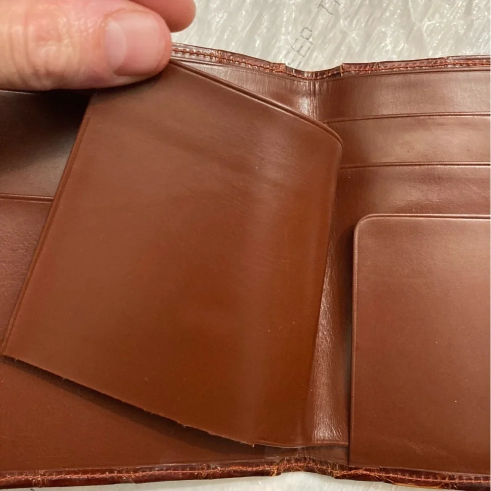 Alligator or crocodile leather wallet